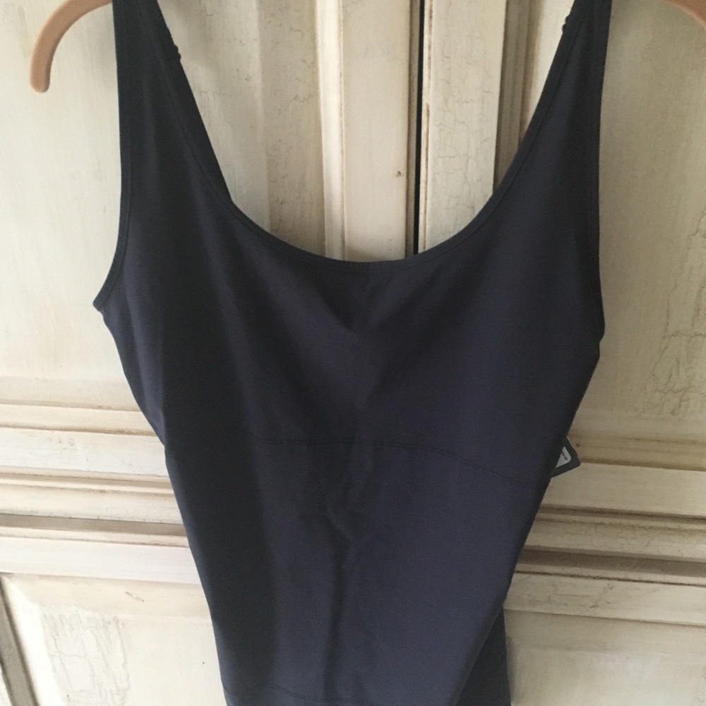 Black Yummie Three- Panel Tank—Scoop Neck—- NWT